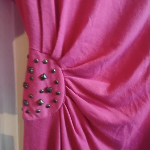 Chic Pink Midi Dress with Embellishments - Picture 10 of 13